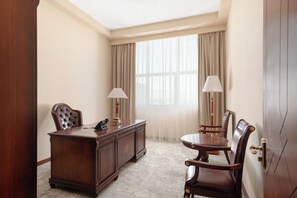 Two-Bedroom Presidential Suite | Ropa de cama de alta calidad, minibar, caja fuerte y escritorio