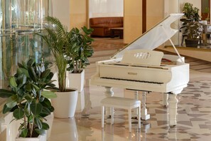 Lobby - Ramada Plaza by Wyndham Gence (Ganja)