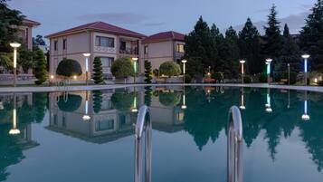 King Villa | Premium bedding, minibar, in-room safe, desk