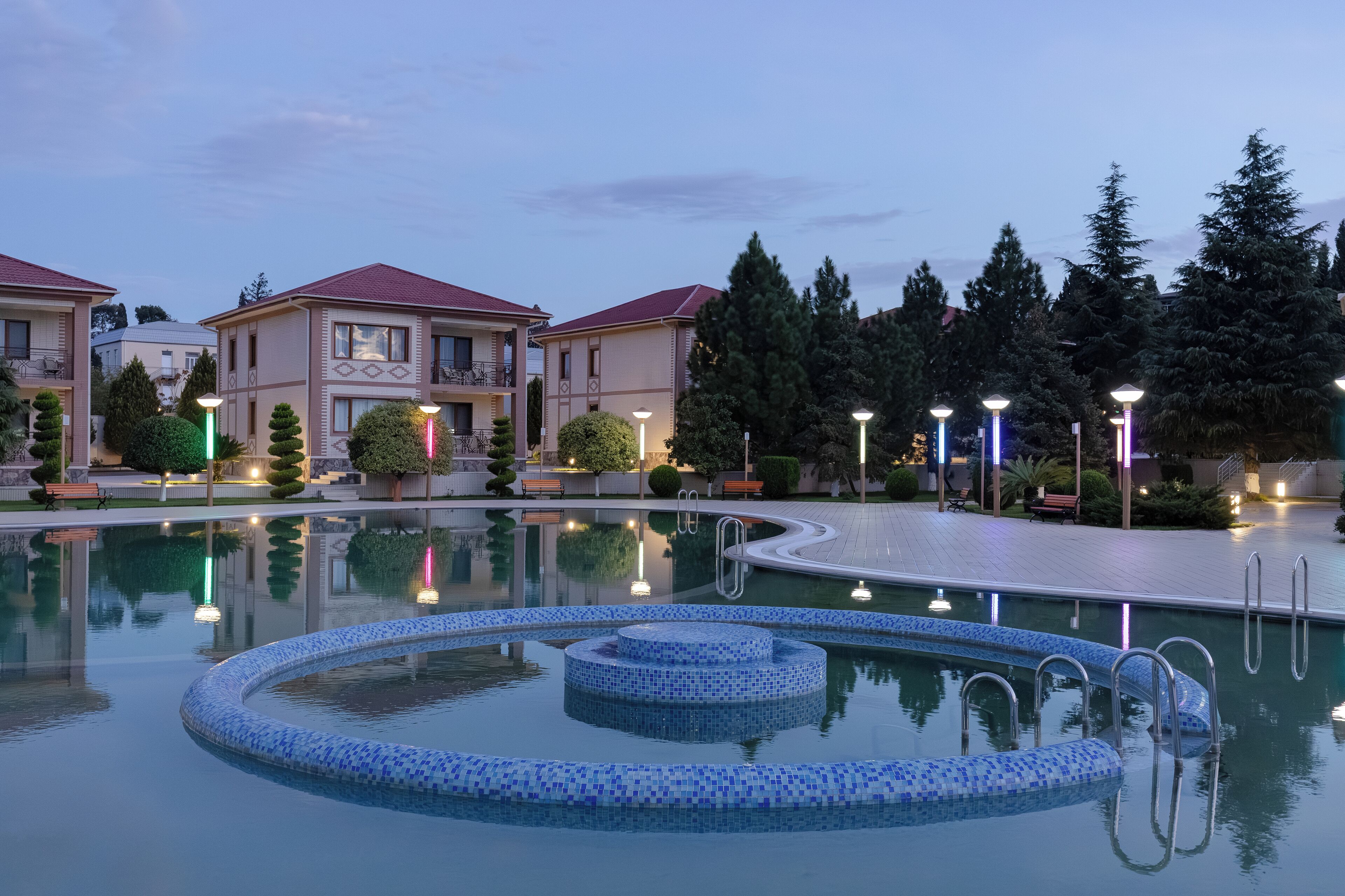 King Villa | 屋外プール | 屋内プール、季節限定屋外プール、営業時間 8:00 ～ 23:00、プール パラソル、サンラウンジャー