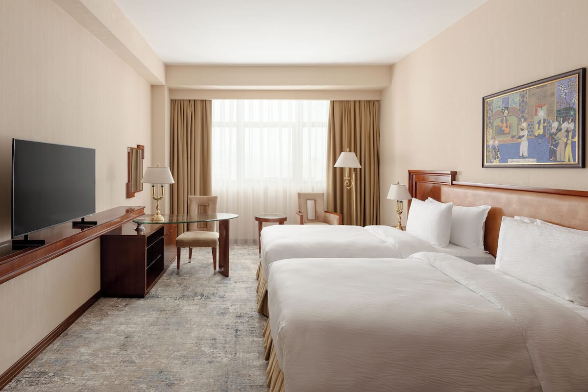 Premium bedding, minibar, in-room safe, desk