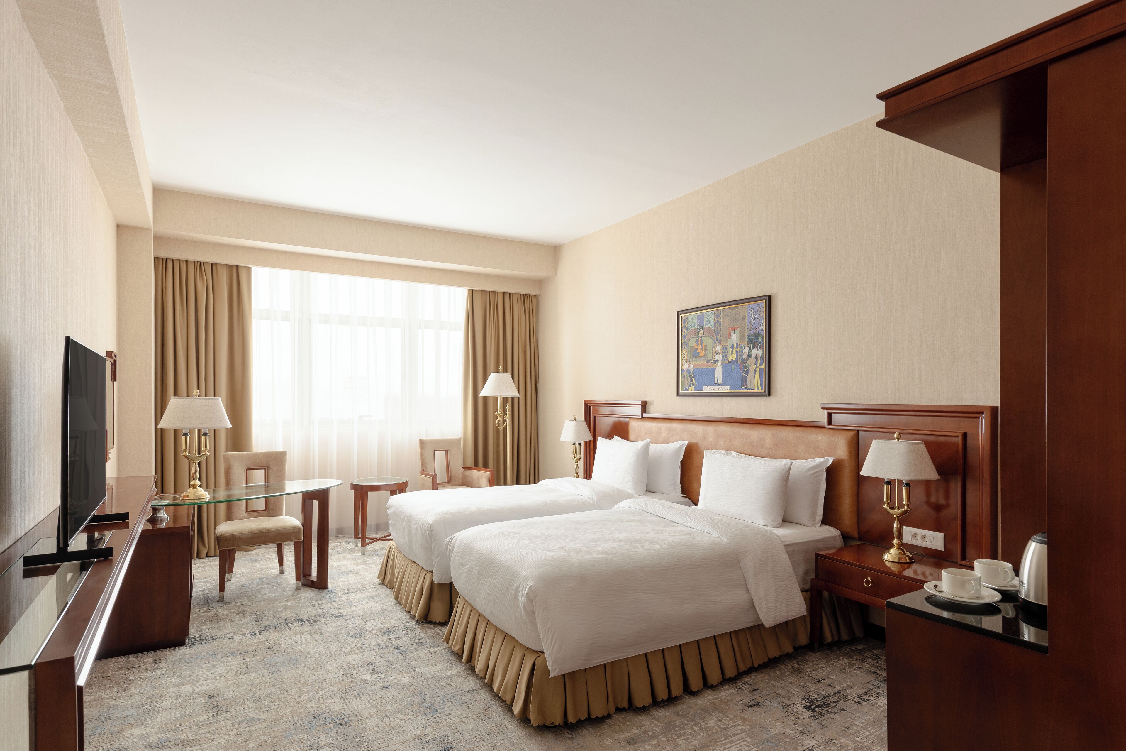 Deluxe Twin Room | Luxe beddengoed, een minibar, een kluis op de kamer, een bureau