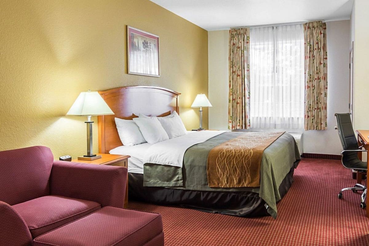 Caixa forta a l'habitació, decoració individual i mobiliari individual