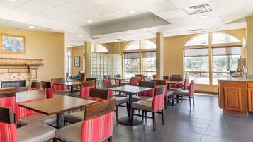 Desayuno buffet incluido todos los días