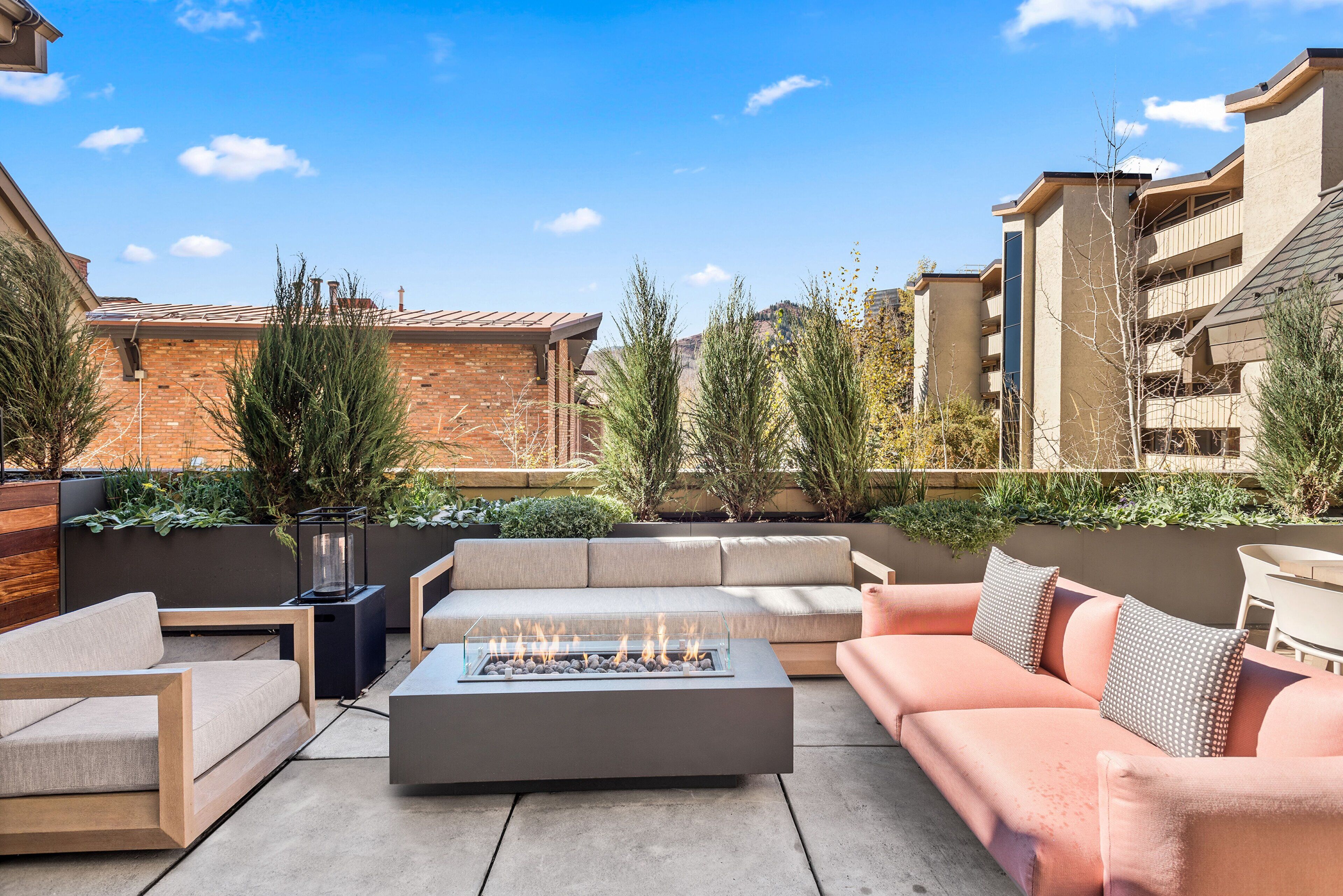 Quarto, 5 quartos (The Woods Residence) | Vista do quarto