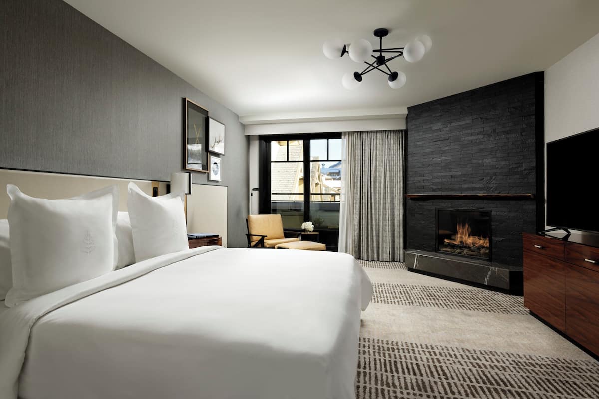 Hypo-allergenic bedding, down duvets, minibar, in-room safe