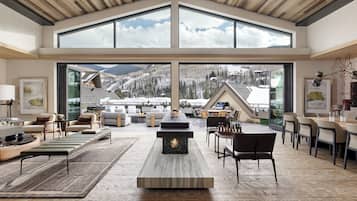 Chambre, 6 chambres (Windows | Residence) | Literie hypoallergénique, couette en duvet d'oie, minibar