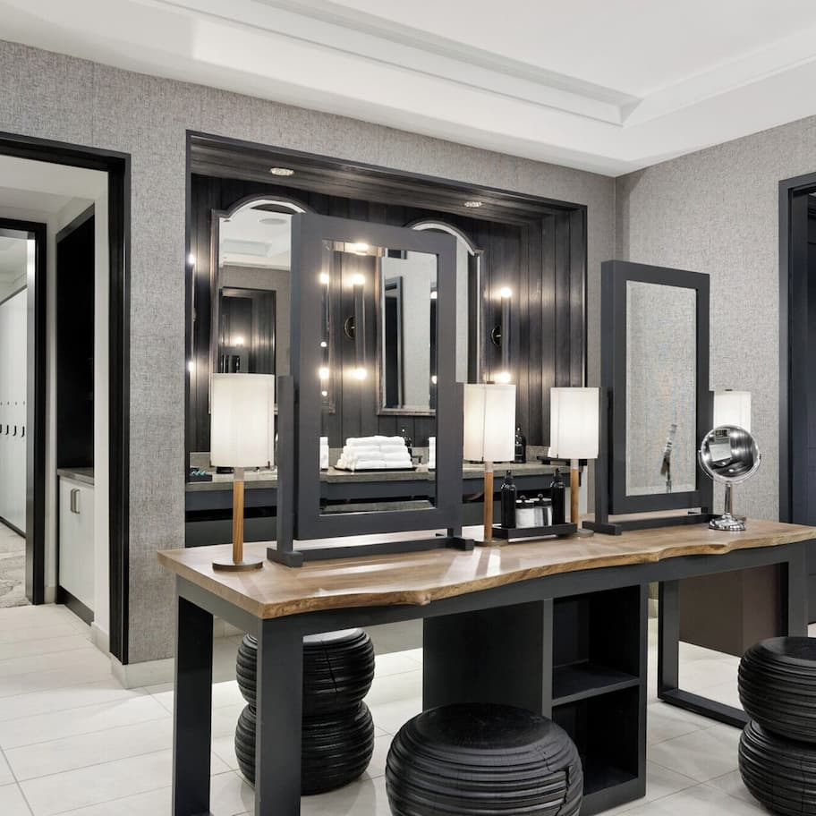 Couples treatment rooms, body treatments, aromatherapy, body wraps