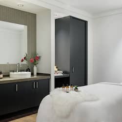 Couples treatment rooms, body treatments, aromatherapy, body wraps