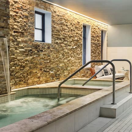 Indoor spa tub