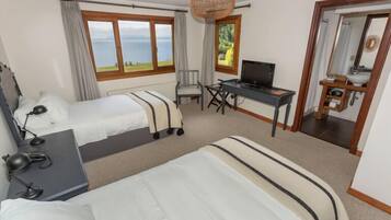 Standard Twin Room, Lake View | In-room safe, desk, laptop workspace, blackout drapes