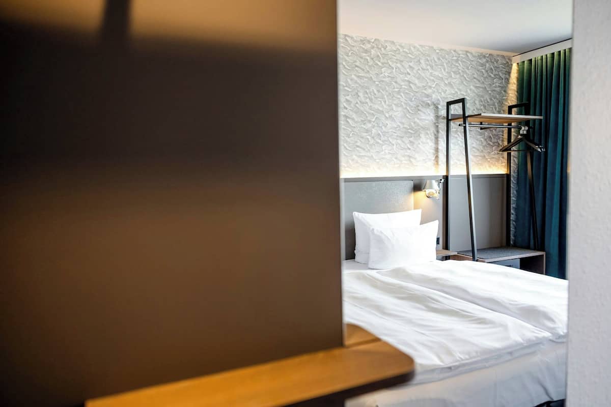 Room, 1 King Bed (THE ONE) | Egyptian cotton sheets, premium bedding, desk, blackout drapes