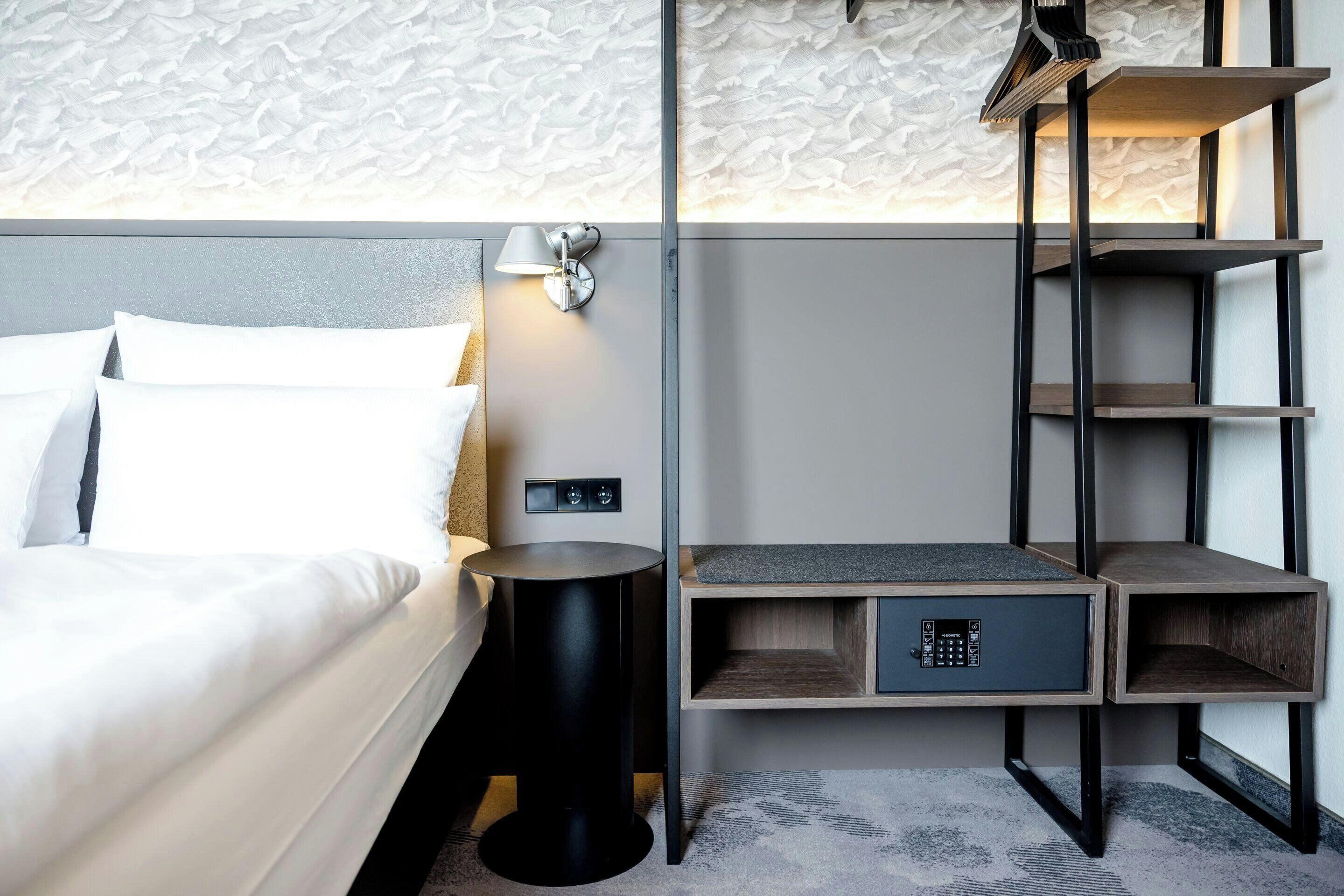 Room, 1 Queen Bed (THE ONE) | Egyptian cotton sheets, premium bedding, desk, blackout drapes