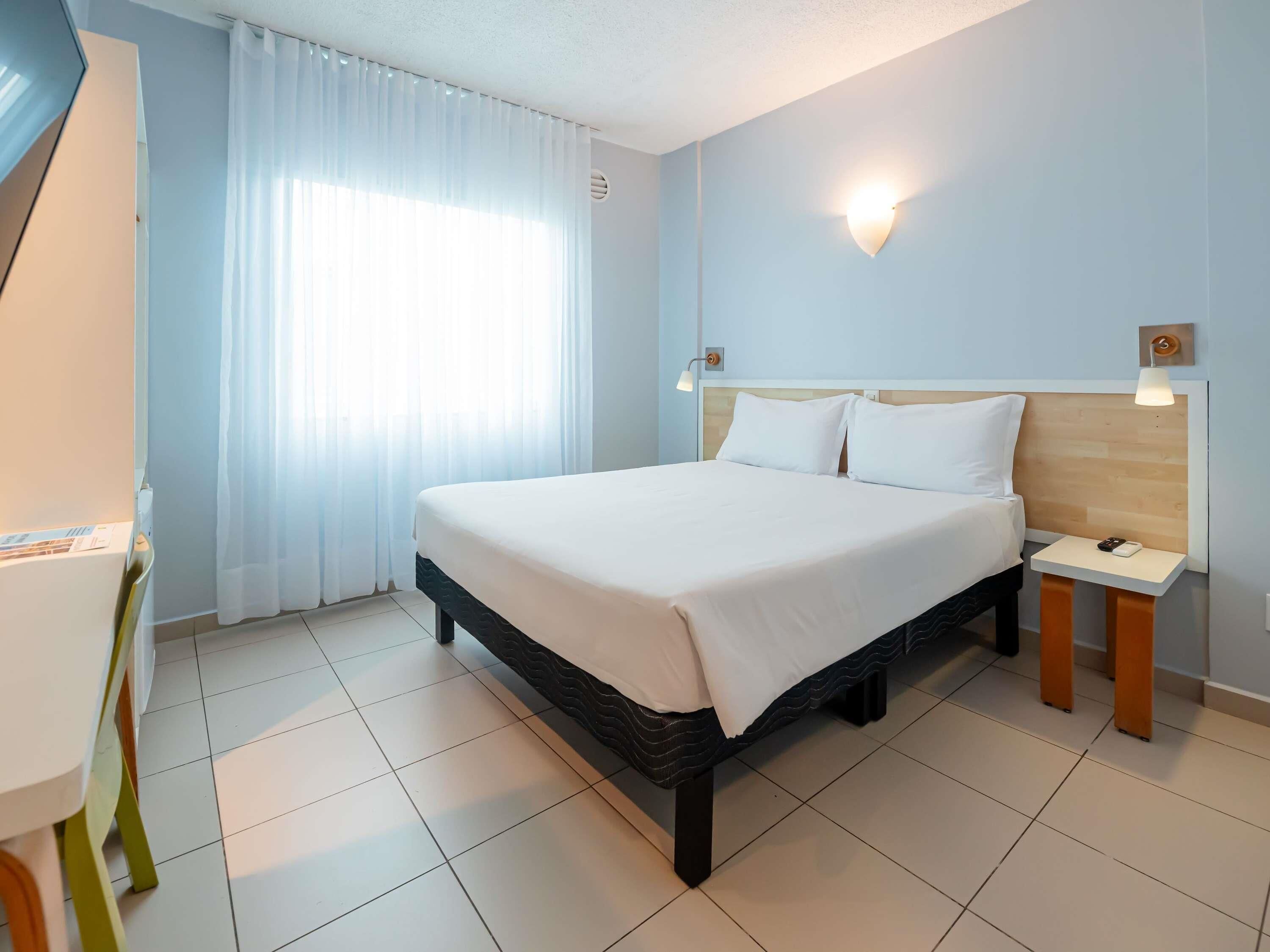 Standard-Apartment, 1 Doppelbett | Schreibtisch, laptopgeeigneter Arbeitsplatz, Verdunkelungsvorhänge