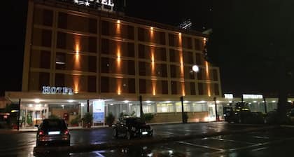 Benny Hotel