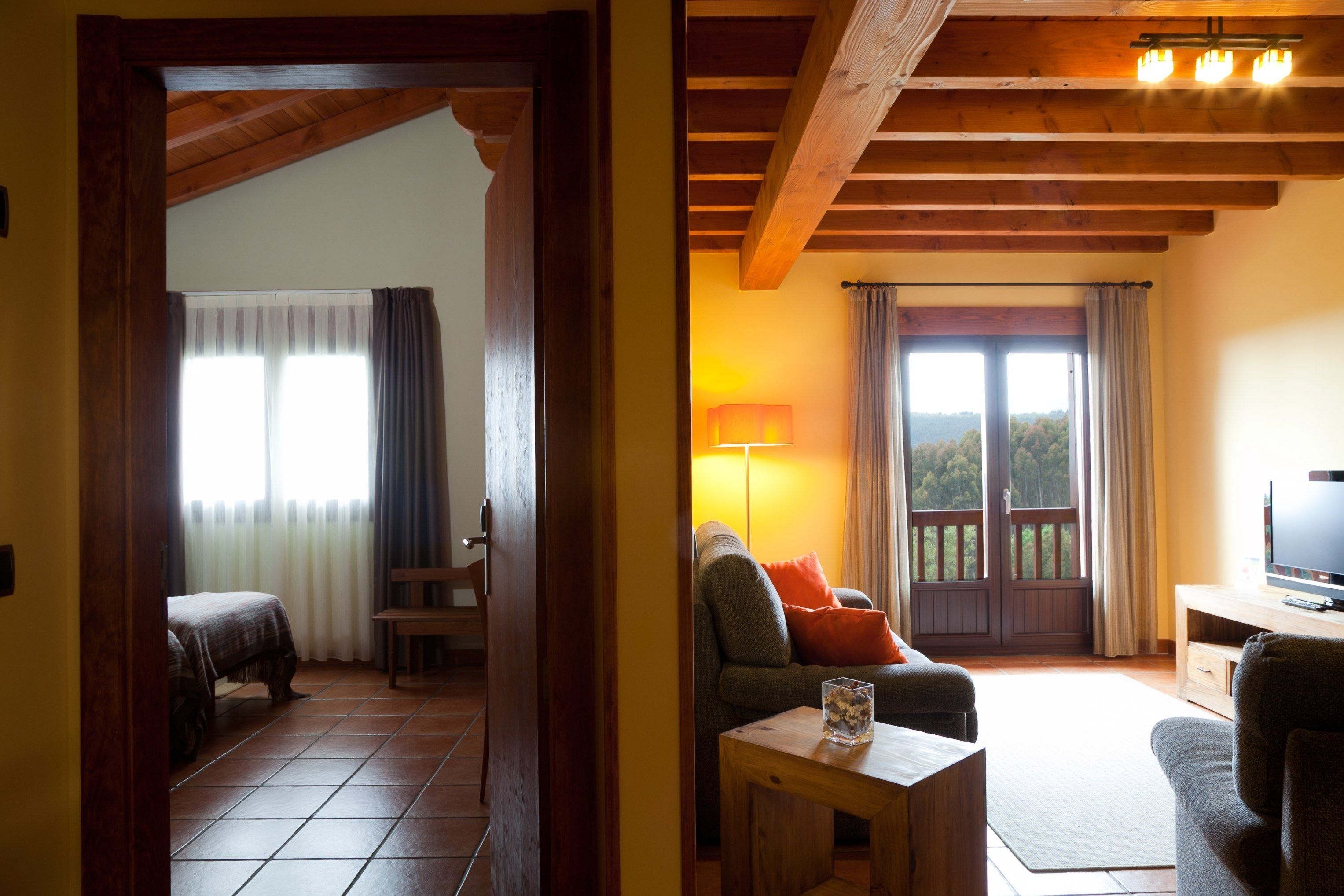 42-inch flat-screen tv with cable channels