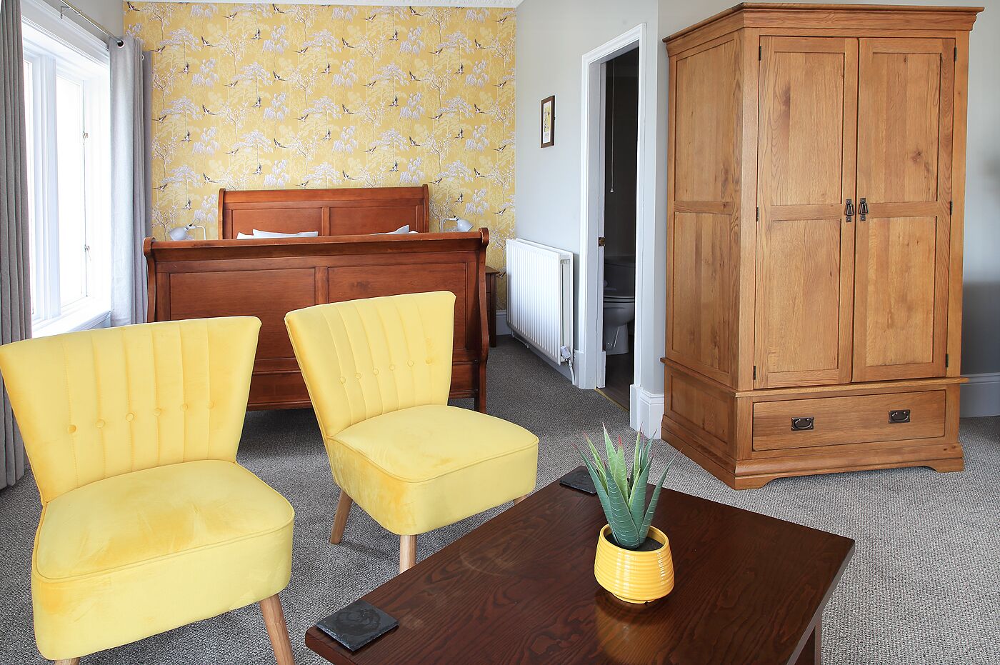 traditional suite, 1 double bed | 1 bedroom, desk, iron/ironing board, free wifi