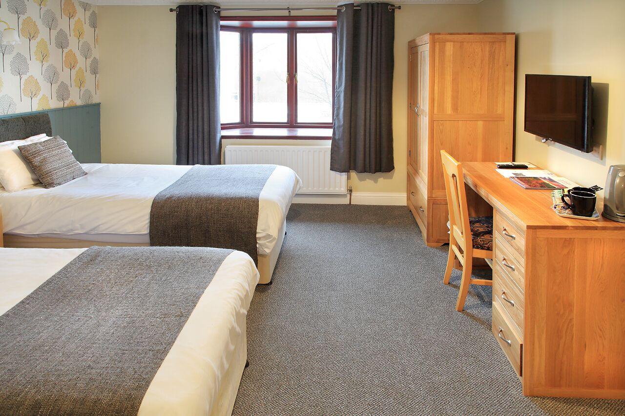 twin room | 1 bedroom, desk, iron/ironing board, free wifi