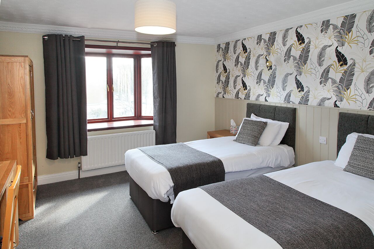 twin room | 1 bedroom, desk, iron/ironing board, free wifi