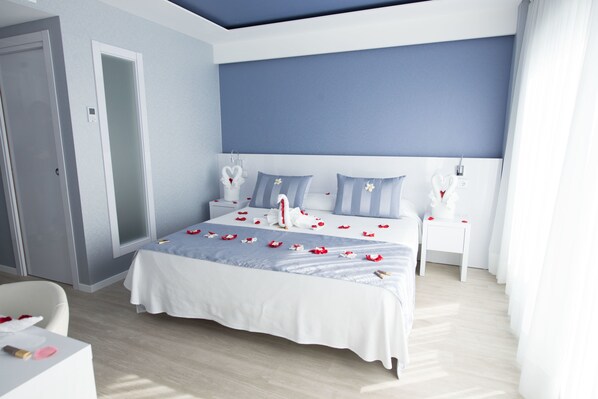 Premier-Doppelzimmer (Premier Line) | Betten mit Memory-Foam-Matratzen, Zimmersafe, Schreibtisch