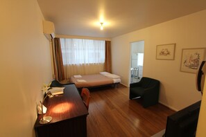 Pillowtop-bedden, een bureau, een strijkplank/strijkijzer, gratis wifi