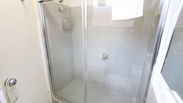 Ducha del cuarto de baño