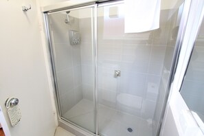 浴室淋浴