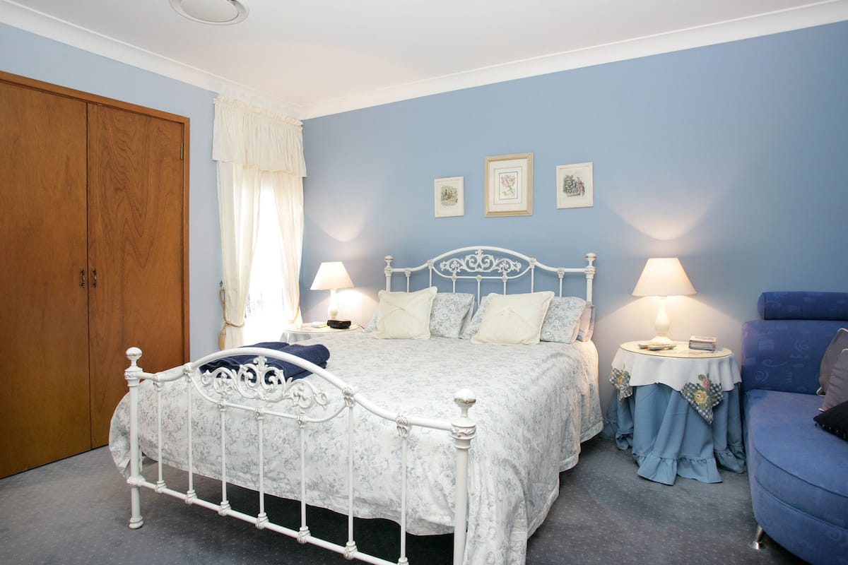 Queen Room (Adults Only) | Iron/ironing board, bed sheets