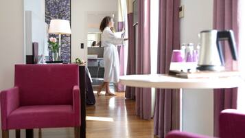 Deluxe Double Room | 1 bedroom, premium bedding, minibar, in-room safe