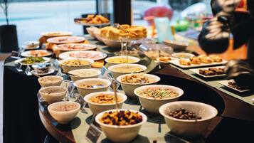 Free daily continental breakfast