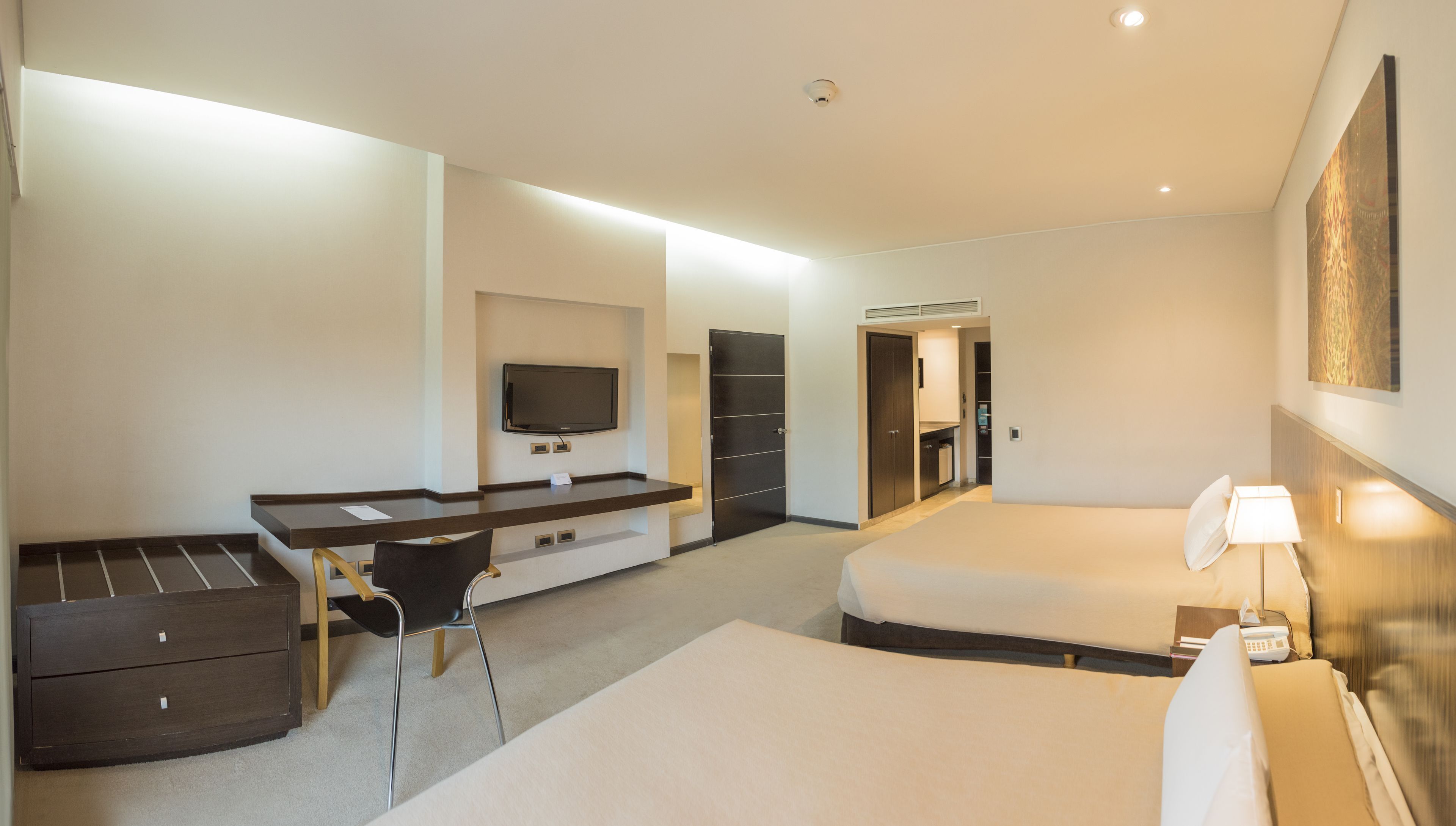 Hochwertige Bettwaren, Daunenbettdecken, Pillowtop-Betten, Zimmersafe