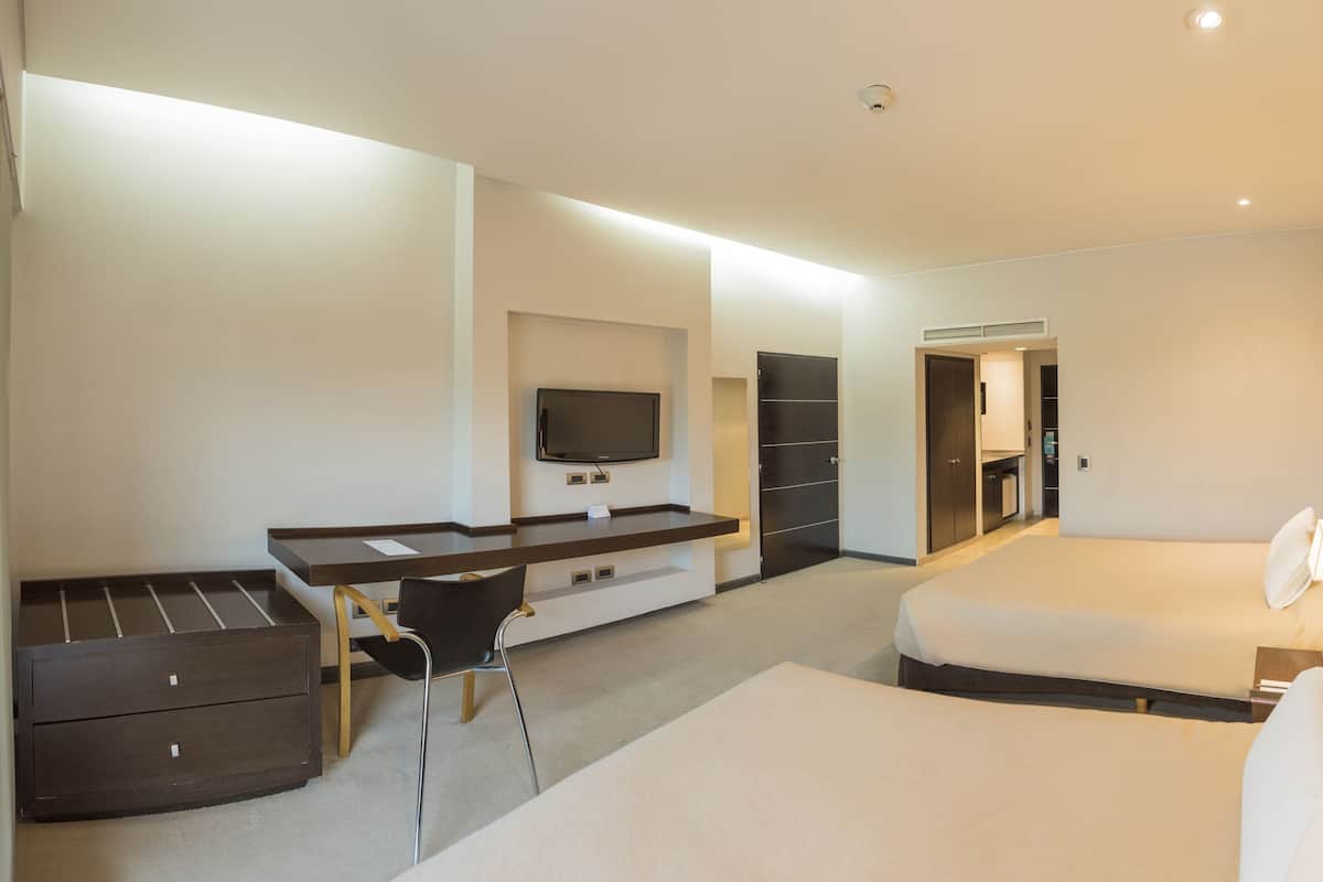 Hochwertige Bettwaren, Daunenbettdecken, Pillowtop-Betten, Zimmersafe