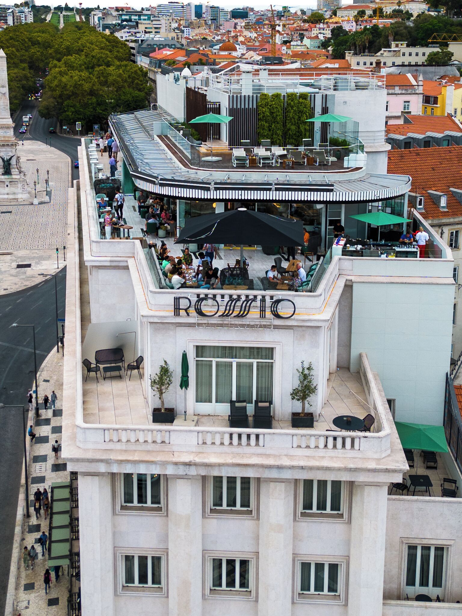 breakfast, lunch and dinner served