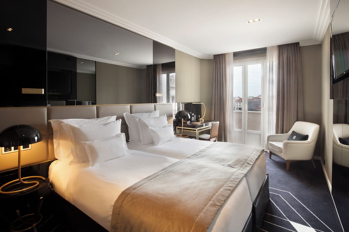 Allergiatestatut vuodevaatteet, tallelokero huoneessa, äänieristys