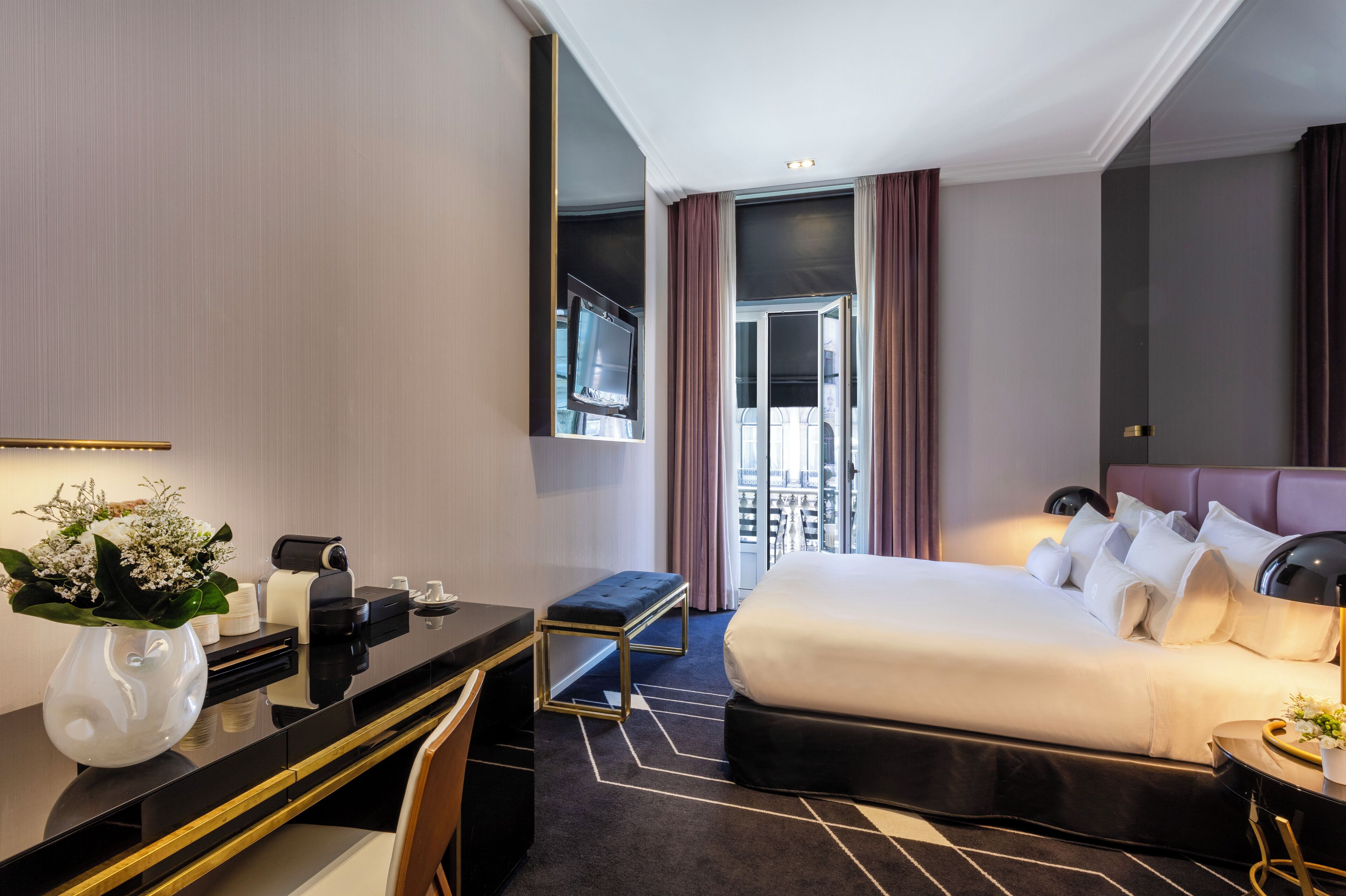 hypo-allergenic bedding, in-room safe, soundproofing, free wifi