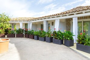 Terrace/patio - Villas Resort Wellness & SPA (Castiadas)
