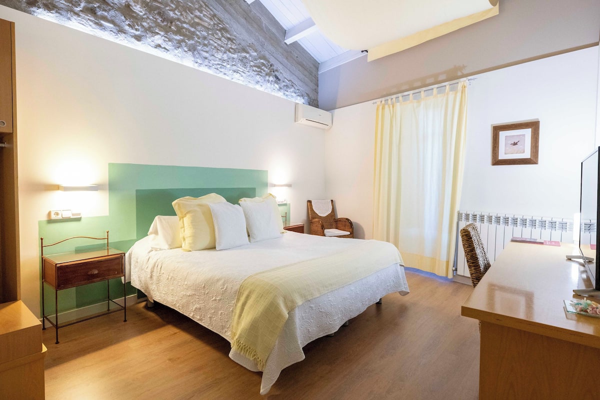 1 Schlafzimmer, Minibar, Zimmersafe, Schreibtisch