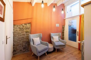 TV, books - La Freixera (Solsona)