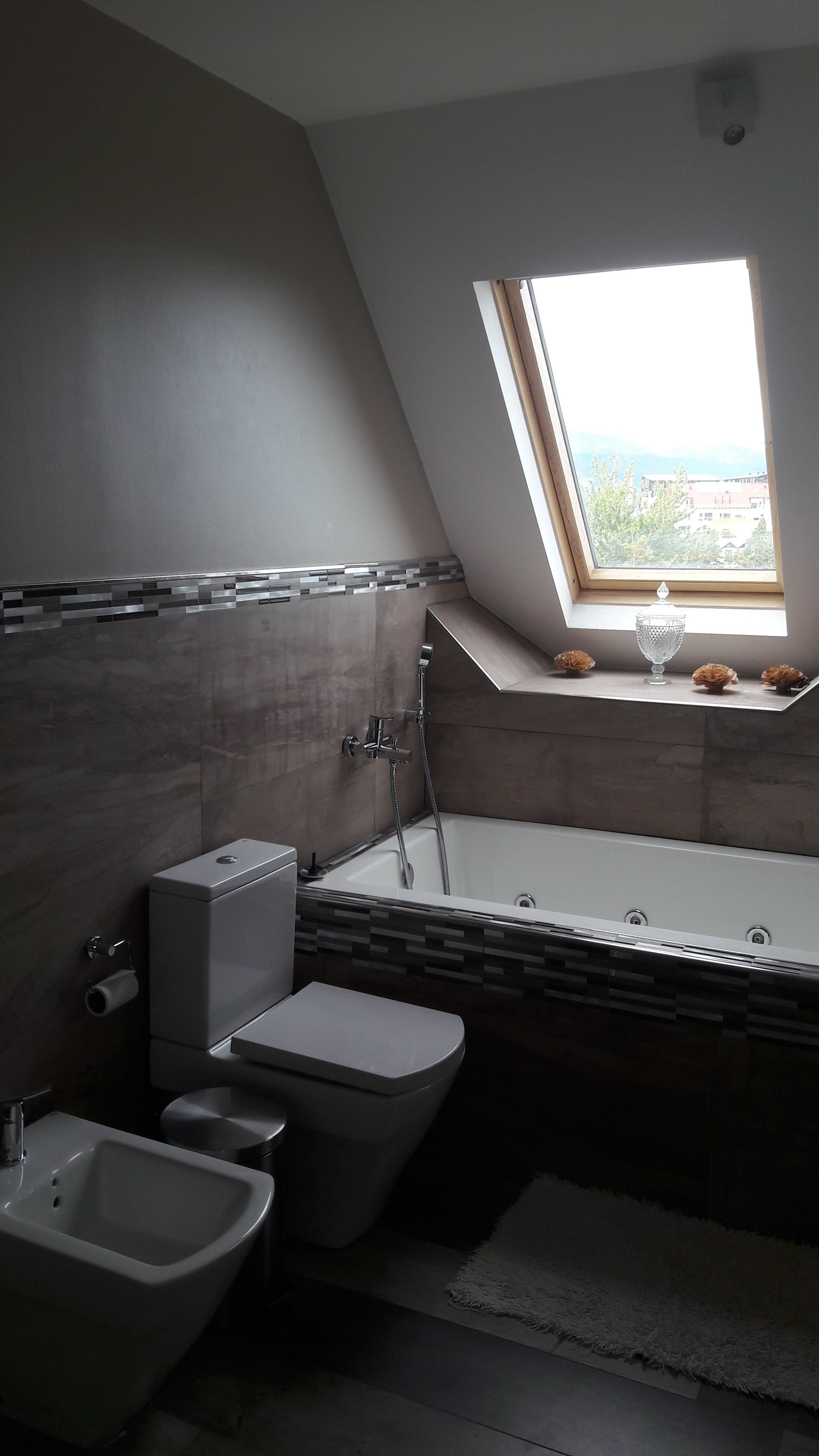 superior studio suite, bay view | jetted bathtub