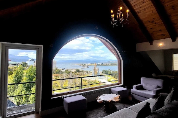 Family Penthouse, Multiple Beds, Canal View | Living area | 30-inch Smart TV with cable channels