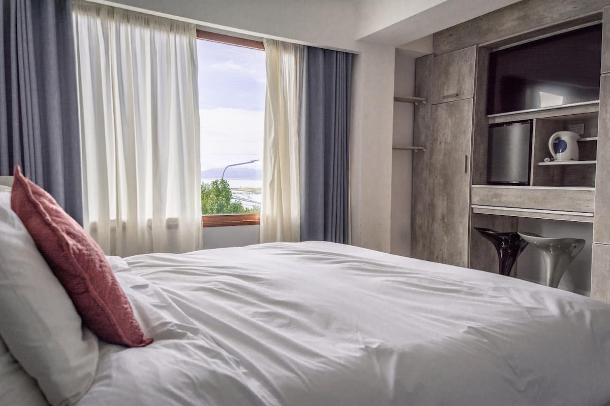 standard double room, canal view | 1 bedroom, premium bedding, tempur-pedic beds, minibar