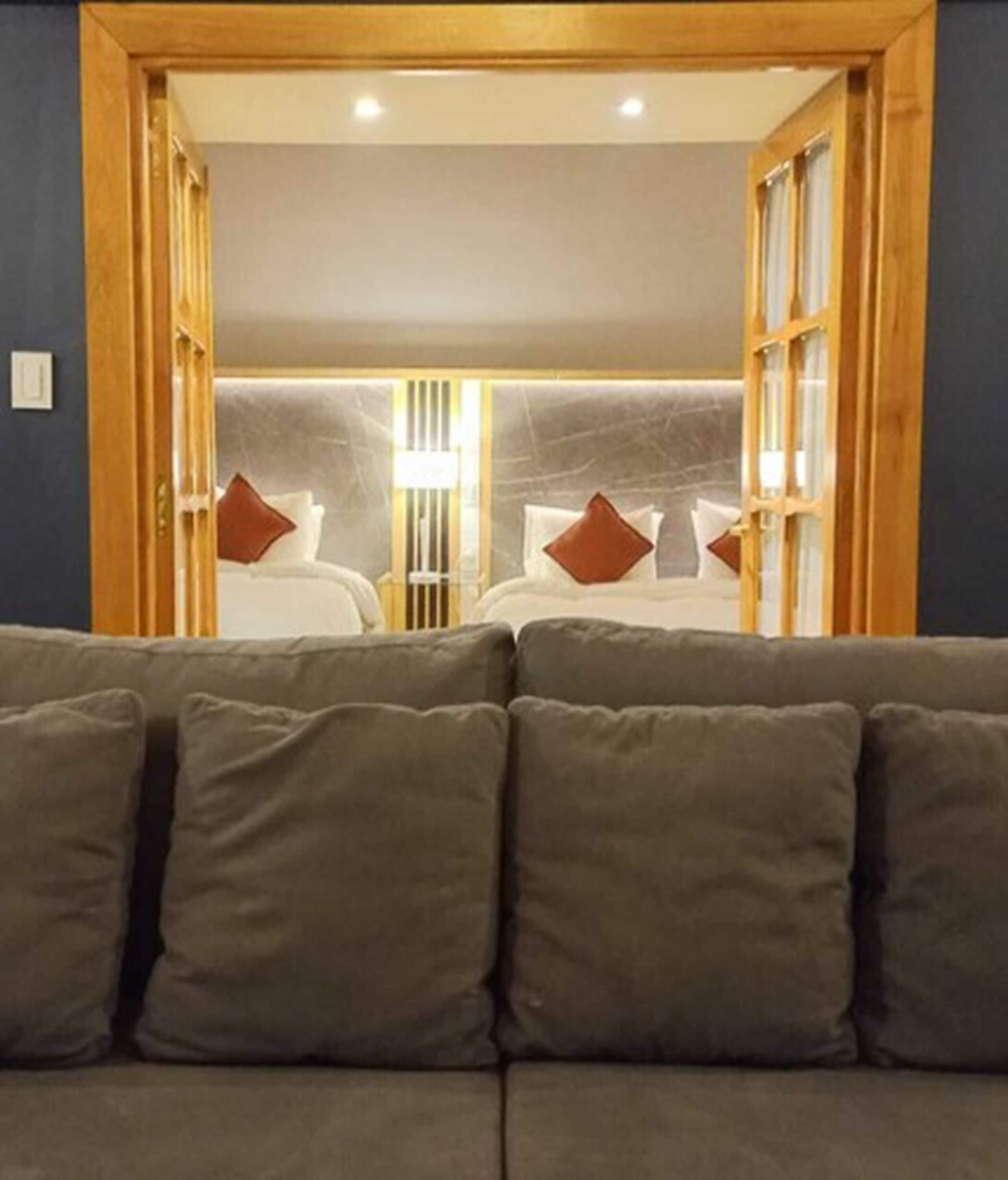 family penthouse, multiple beds, canal view | 1 bedroom, premium bedding, tempur-pedic beds, minibar