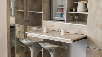 Standard Double Room, Canal View | Premium bedding, Tempur-Pedic beds, minibar, in-room safe