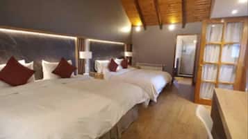 Ático familiar, varias camas, vistas al canal | 1 dormitorio, ropa de cama de alta calidad, colchones Tempur-Pedic