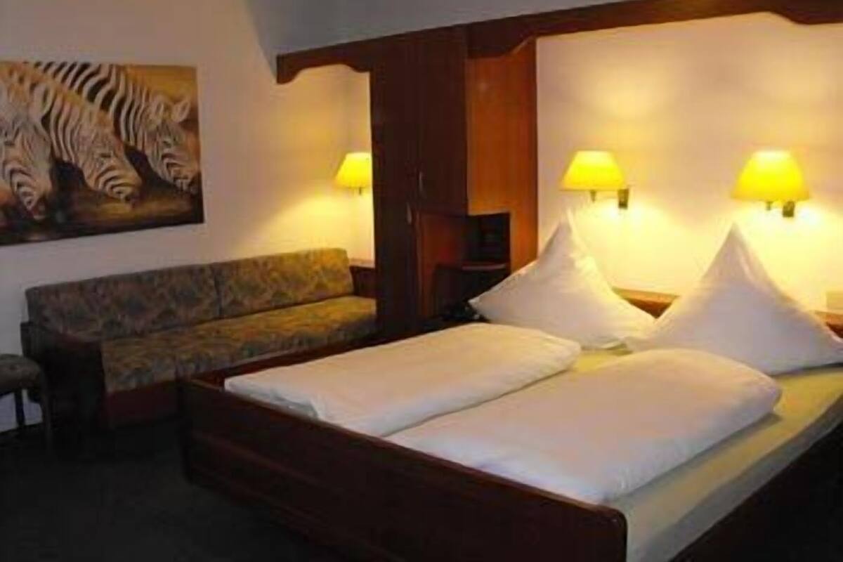 1 bilik tidur, katil Select Comfort, meja, seterika/papan seterika