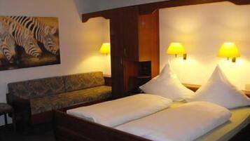 1 bedroom, Select Comfort beds, desk, iron/ironing board