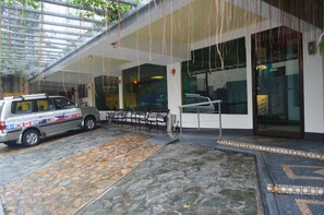 واجهة المنشأة