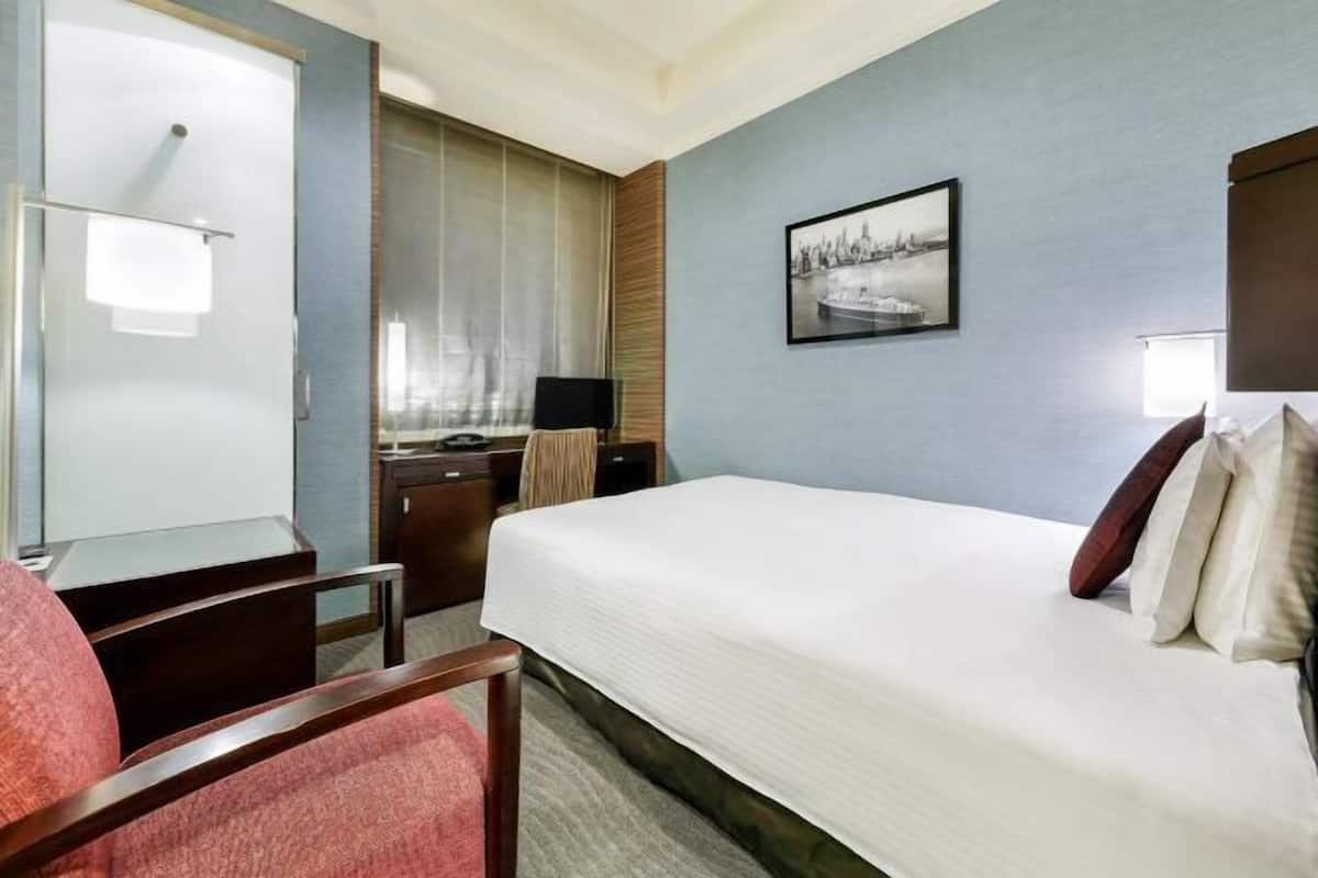 Premium bedding, desk, blackout curtains, soundproofing