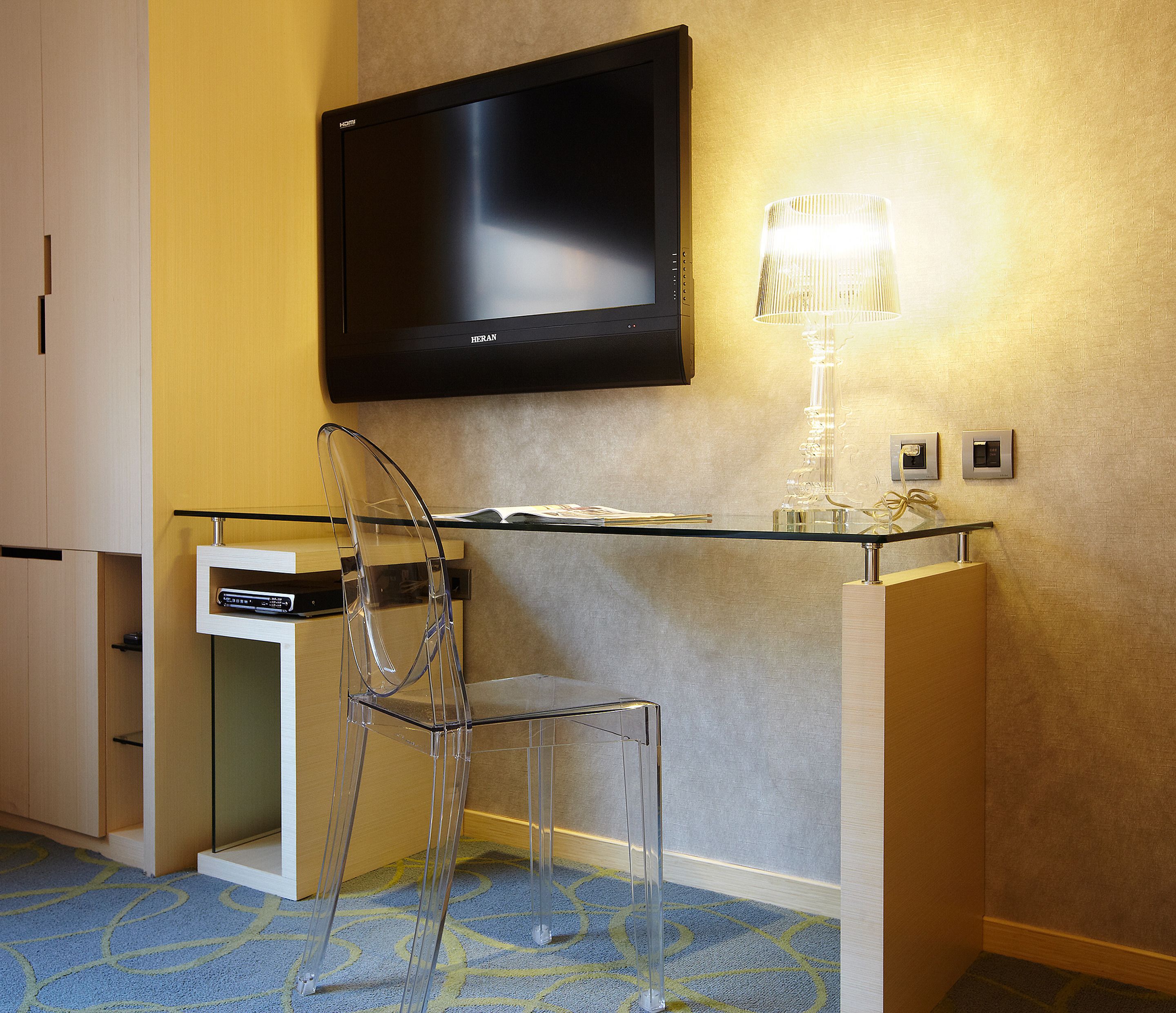 superior room | free minibar, in-room safe, desk, iron/ironing board