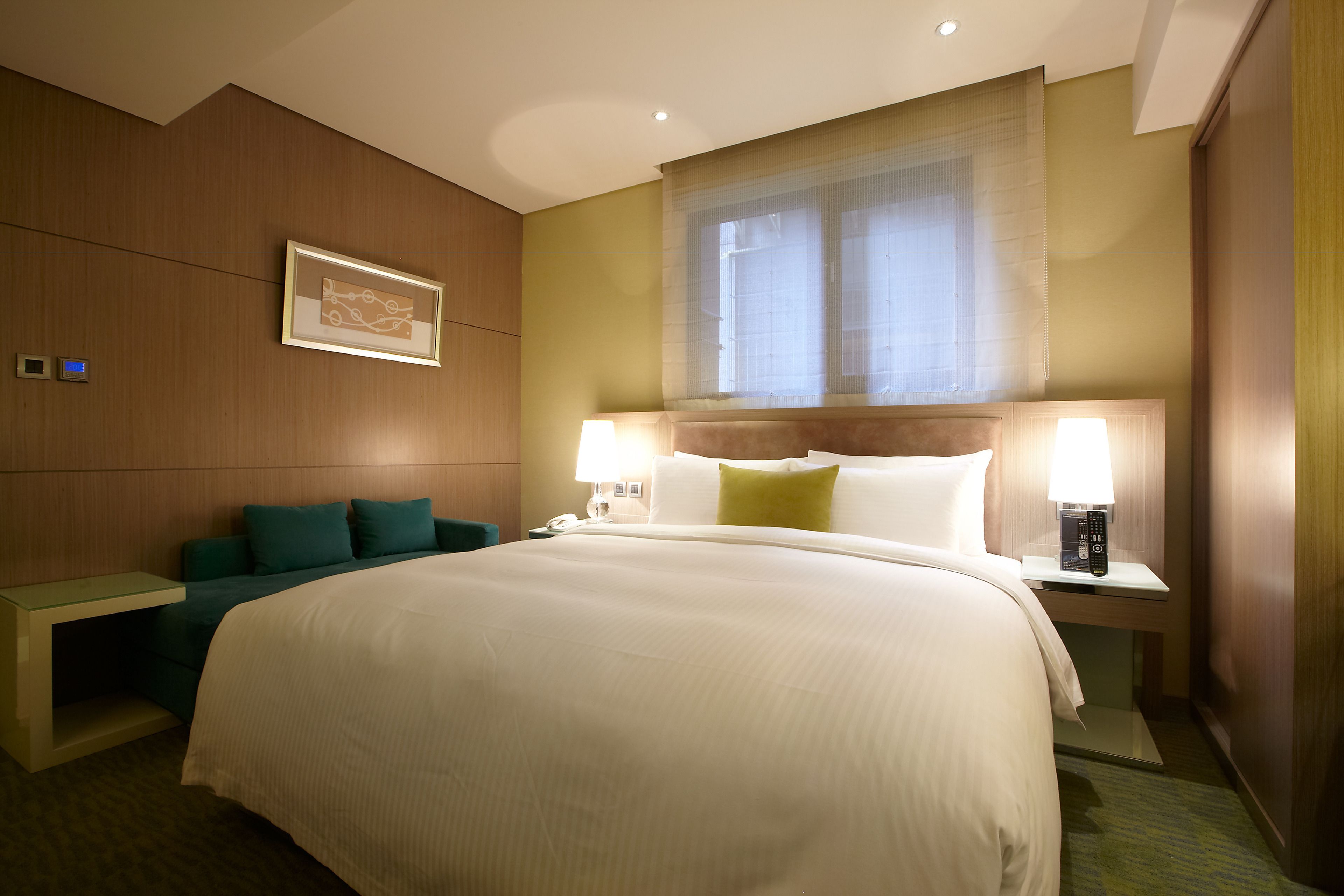 superior room | free minibar, in-room safe, desk, iron/ironing board